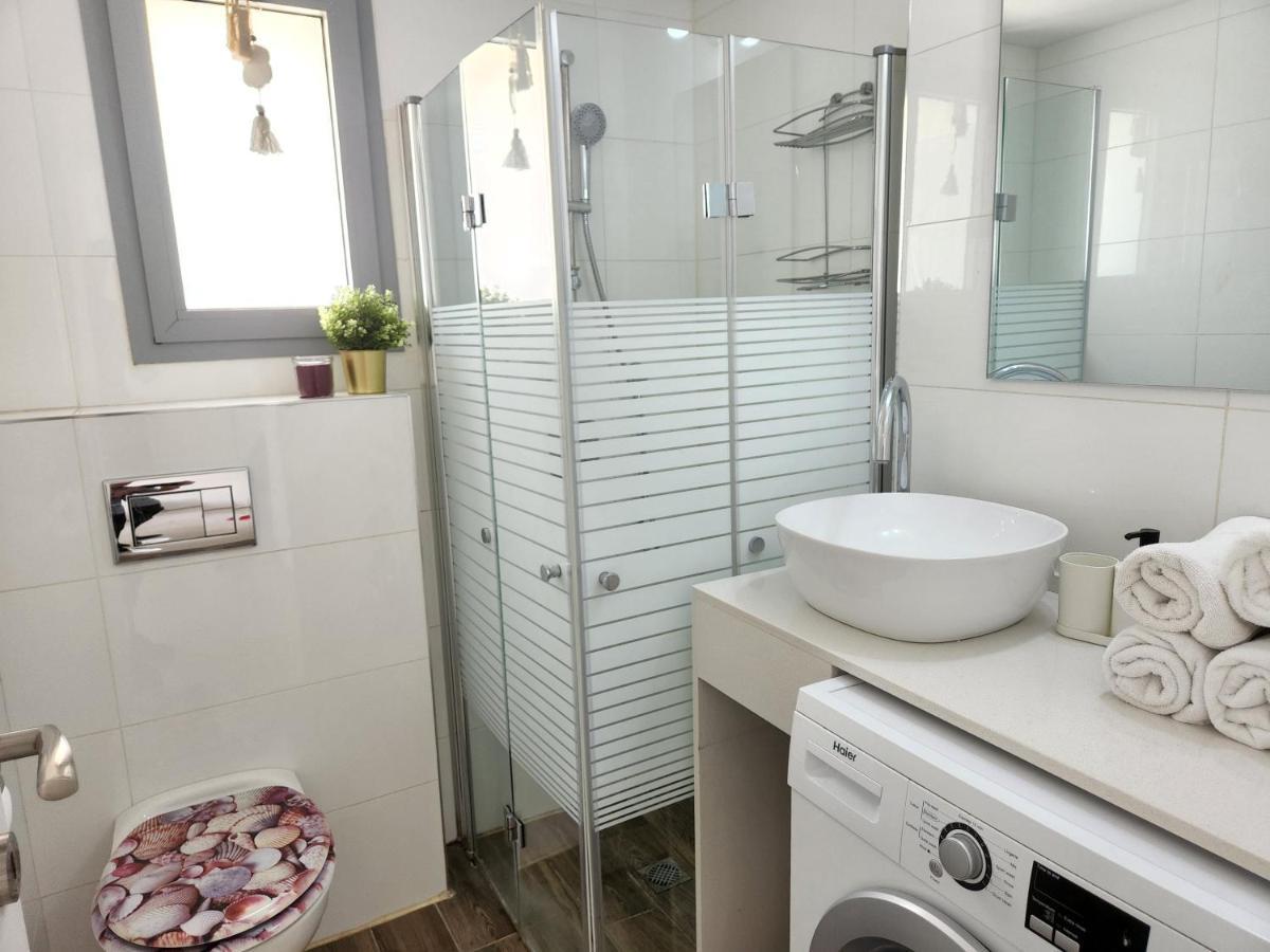Melony Apartments Yam Suf Street Ейлат Екстер'єр фото