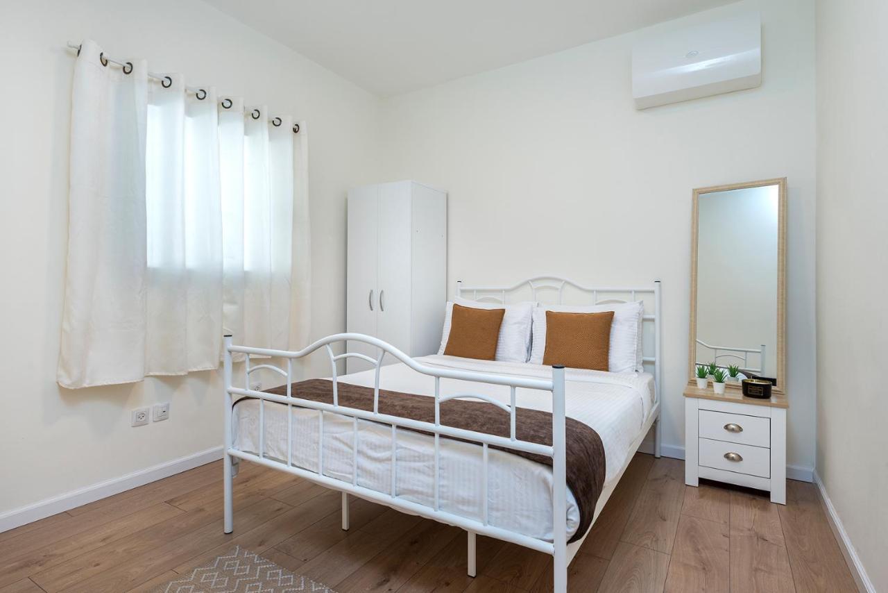Melony Apartments Yam Suf Street Ейлат Екстер'єр фото