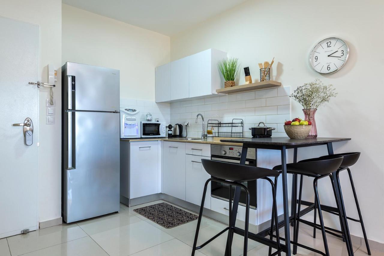 Melony Apartments Yam Suf Street Ейлат Екстер'єр фото